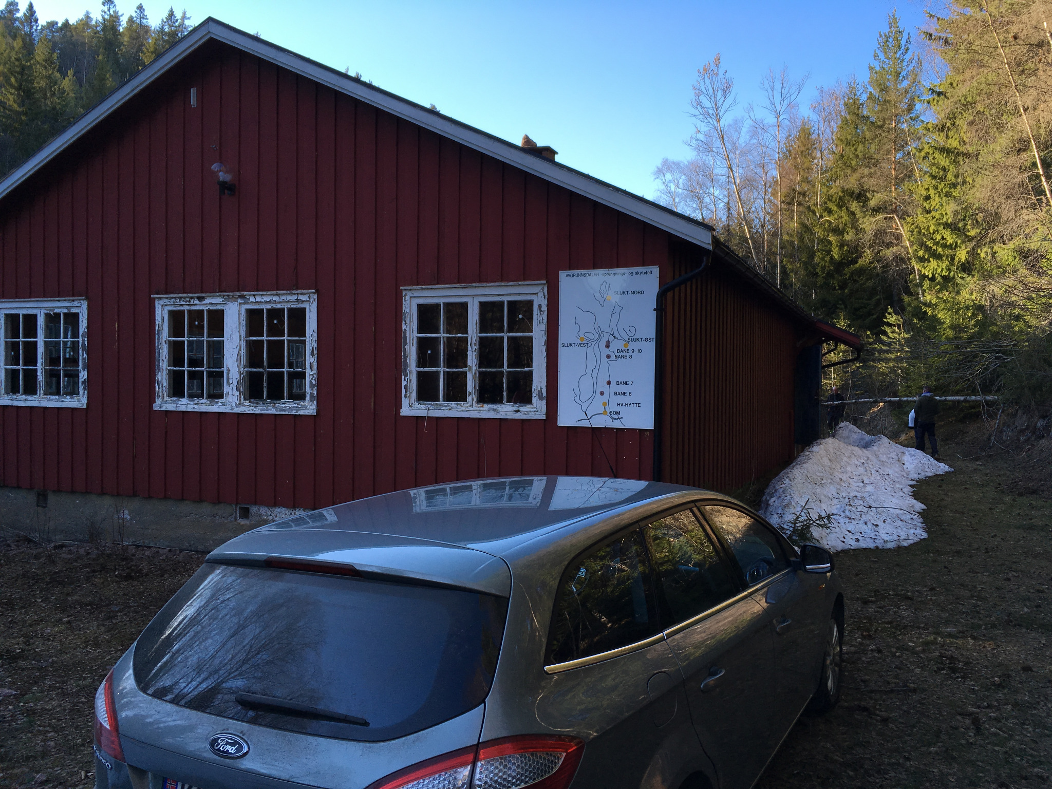 Heimevernshytta i Avgrunnsdalen sett utenfra